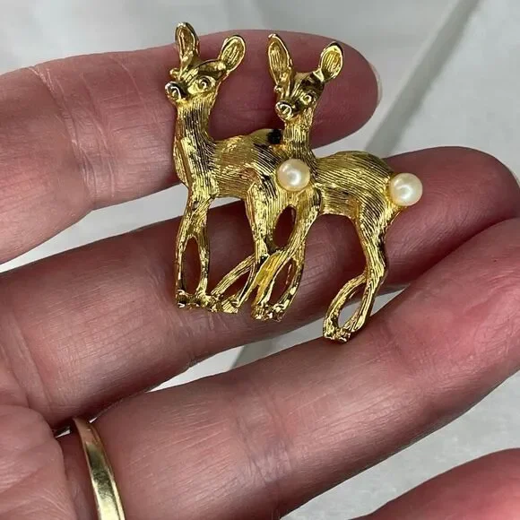 Vintage Avon twin fawns faux fur tails pin brooch - Picture 1 of 6